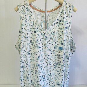 NWT – cg·l·cg Supersoft Sleeveless V-Neck Blue Floral Tank Top, Plus Size 2X